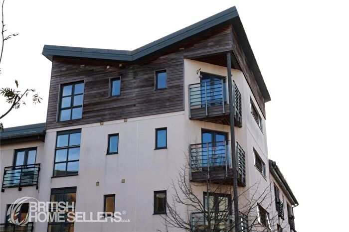 2 Bedroom Apartment For Sale In Pasteur Drive, Swindon, Wiltshire, SN1