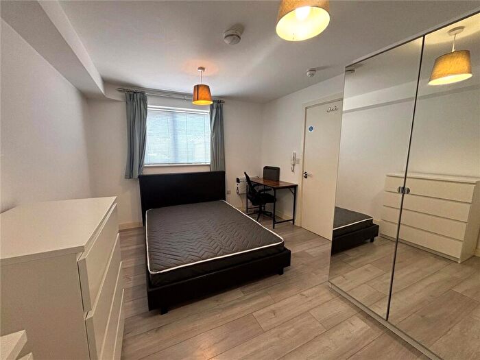 1 Bedroom House To Rent In Black Horse Close, Windsor, Berkshire, SL4