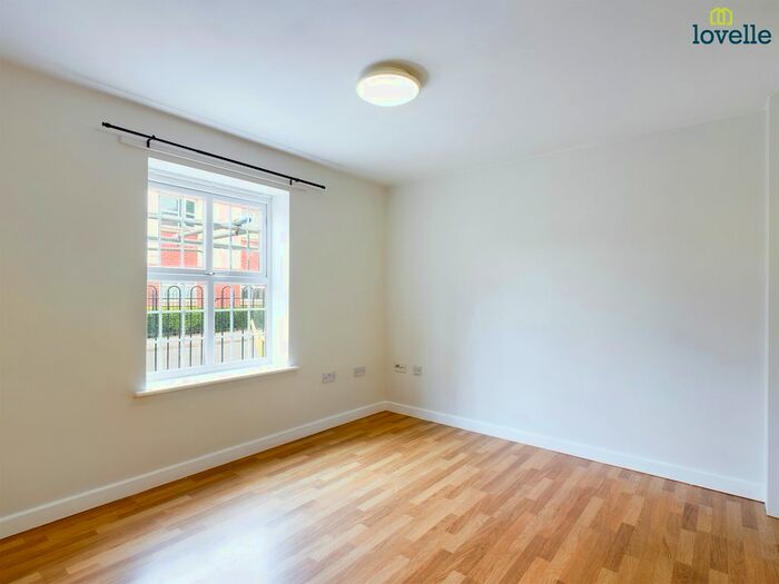 2 Bedroom Flat To Rent In Cambrai Close, Lincoln, LN1