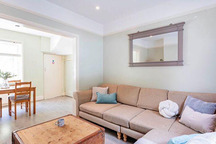 3 Bedroom Terraced House To Rent In Howell Road, Exeter, EX4
