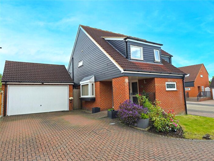4 Bedroom Detached House To Rent In Homestead Close, Rayleigh, Essex, SS6