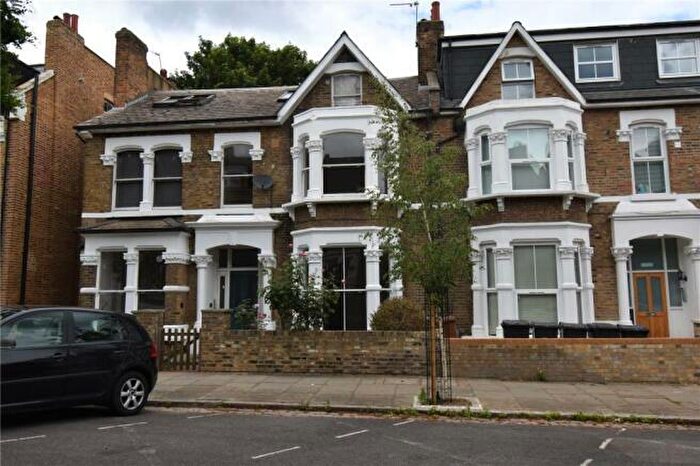 3 Bedroom Flat To Rent In Gloucester Drive, London, N4