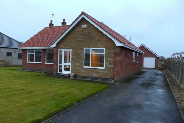 3 Bedroom Detached Bungalow To Rent In Newland, Eastrington, DN14