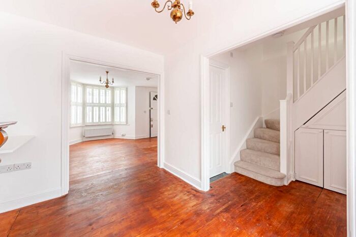 2 Bedroom Flat To Rent In Brackenbury Road, Brackenbury Village, London, W6