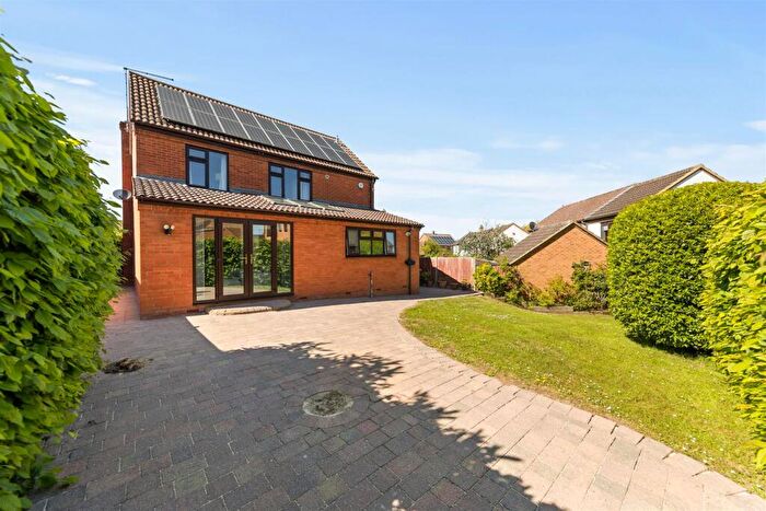 4 Bedroom Detached House For Sale In Chatsworth, Great Holm, Milton Keynes, MK8