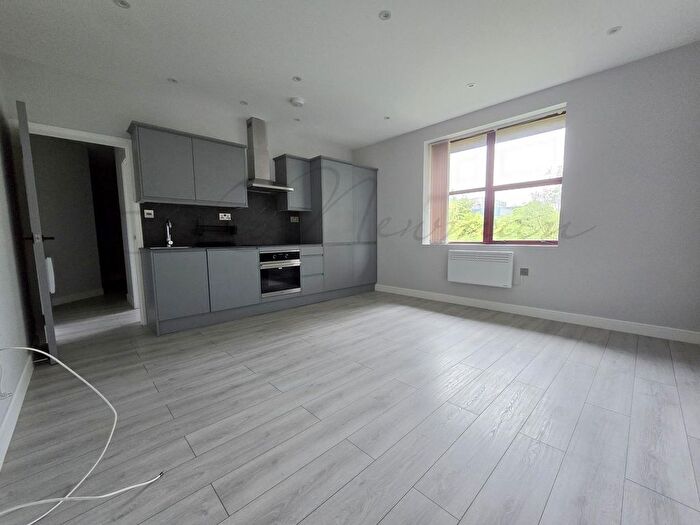 1 Bedroom Flat To Rent In Coronation Road, Basingstoke, RG21