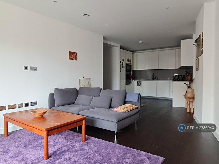 2 Bedroom Flat To Rent In Senate Building, London, SW11