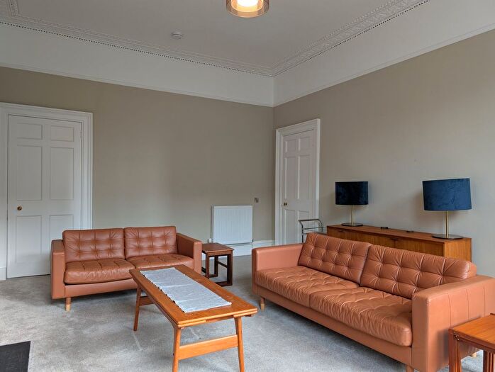 3 Bedroom Flat To Rent In St Floor, Scotland Street, EH3