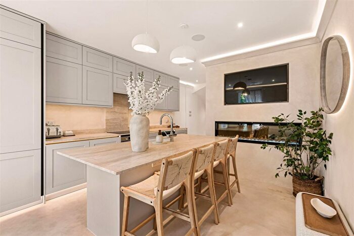 3 Bedroom Flat For Sale In Dean Road, London, NW2