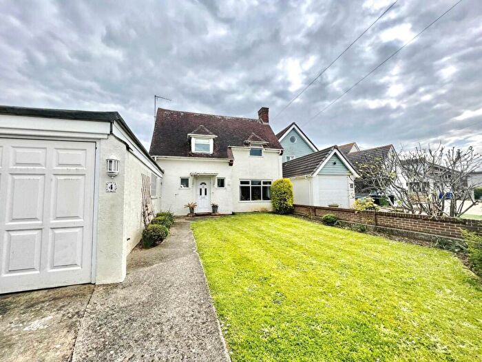 4 Bedroom House To Rent In Manor Way, Elmer, PO22