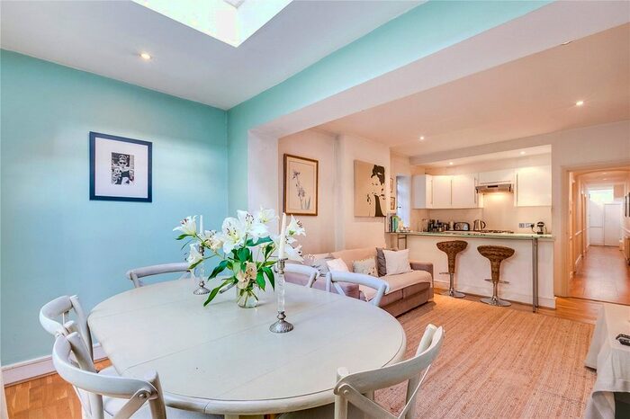 2 Bedroom Flat To Rent In Anselm Road, Fulham, SW6