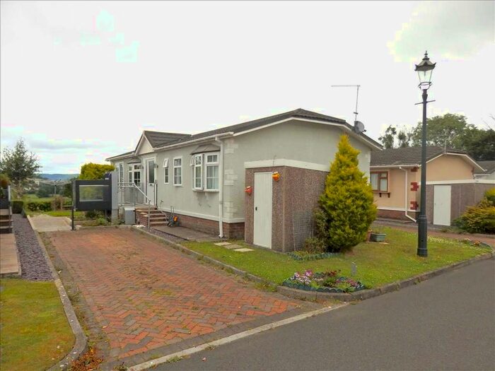 2 Bedroom Mobile/park Home For Sale In Towy View, Langynnor, Carmarthen, SA32