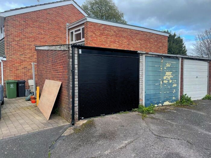 Garage / Parking To Rent In Lordington Close, Drayton, Portsmouth, PO6