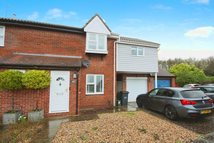 3 Bedroom Semi-Detached House To Rent In Burton Place, Springfield, Chelmsford, CM2