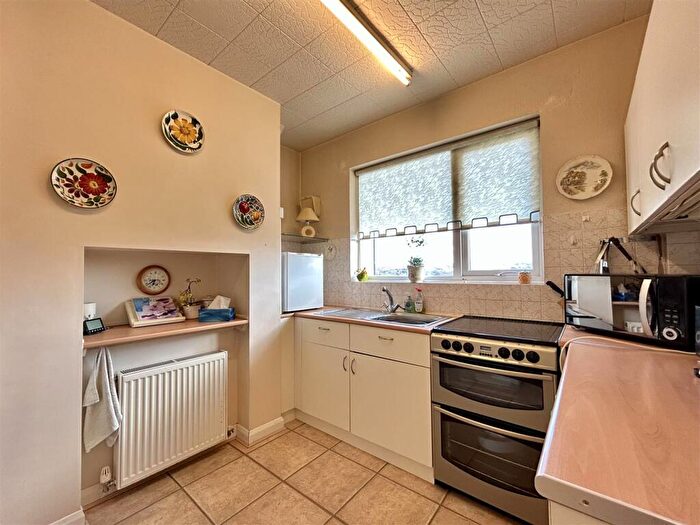 3 Bedroom Detached House For Sale In Banners Lane, Halesowen, B63