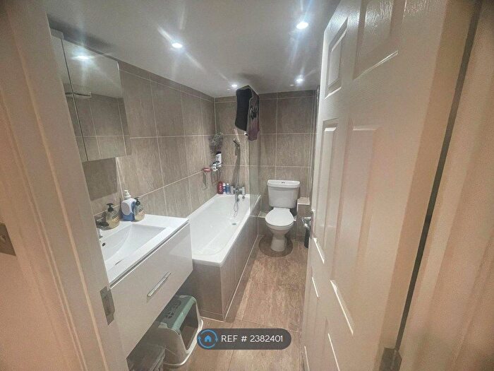 1 Bedroom Flat To Rent In Hornsey Road, Islington, N19