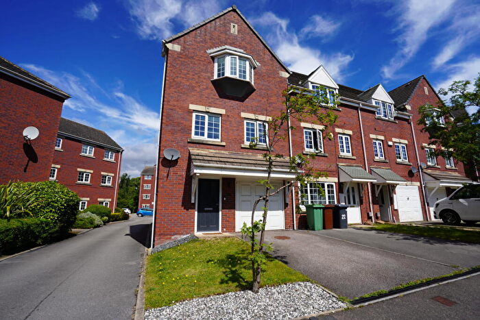 3 Bedroom Town House For Sale In Castle Lodge Avenue, Rothwell, Leeds, LS26