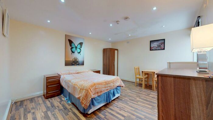 Studio To Rent In Chatsworth Road, NW2