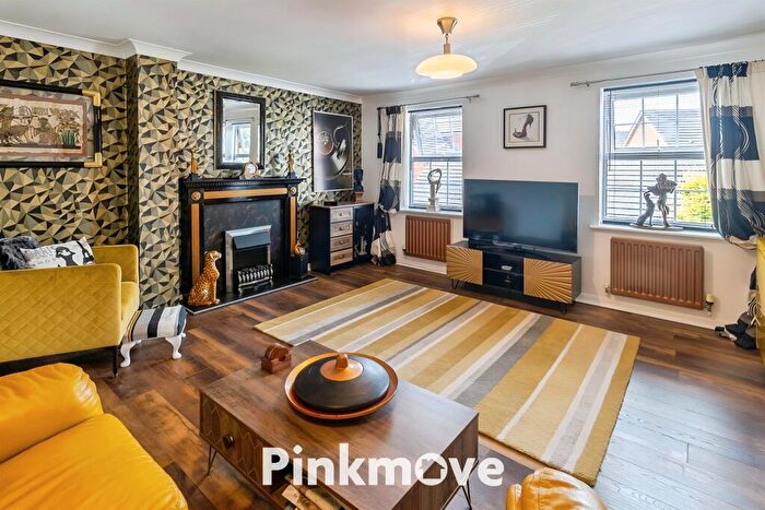 3 Bedroom Town House For Sale In Powis Close, Newport, NP10