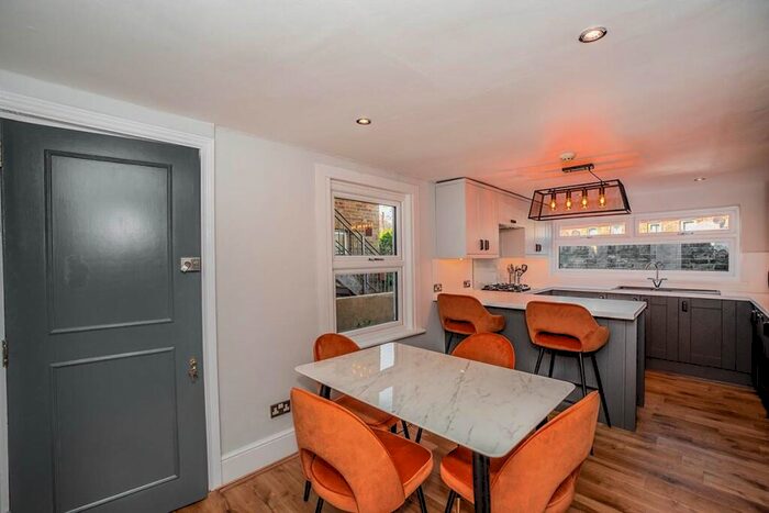 1 Bedroom Terraced House To Rent In St. Johns Park, London, SE3