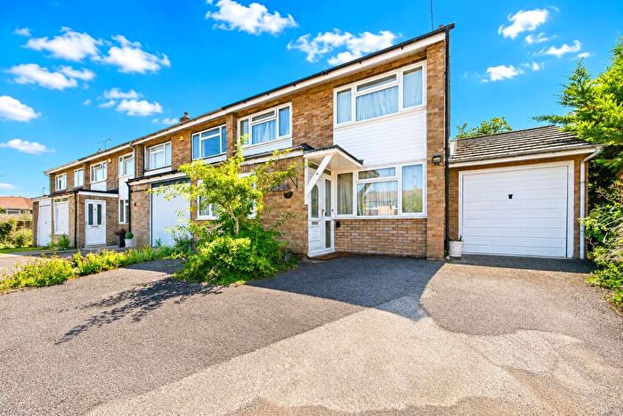 3 Bedroom End Of Terrace House For Sale In Warnford Road, Tilehurst, Reading, Berkshire, RG30
