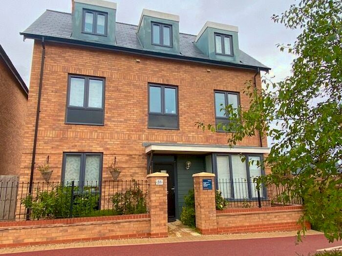 4 Bedroom Property To Rent In Longhorn Drive, Whitehouse, Milton Keynes, MK8