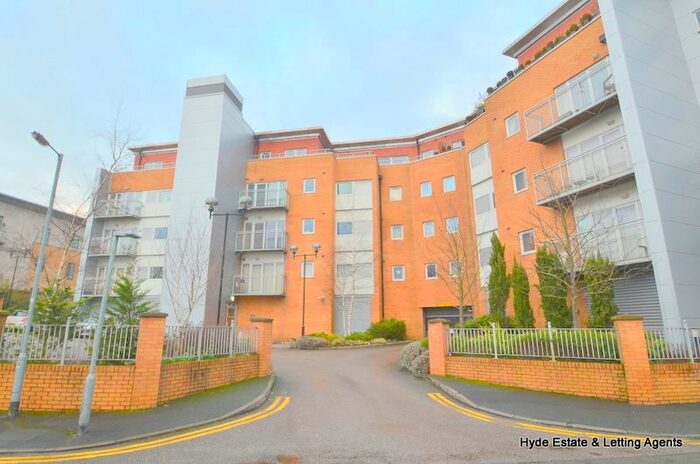 2 Bedroom Flat To Rent In Bury Old Road, Whitefield, Manchester, M45