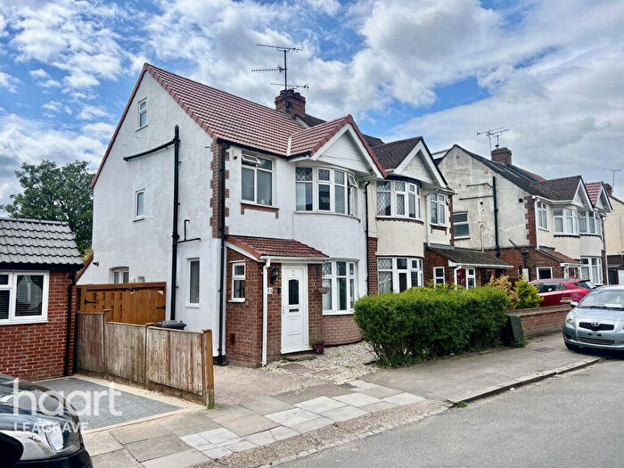 3 Bedroom Semi-Detached House For Sale In Grosvenor Road, Luton, LU3