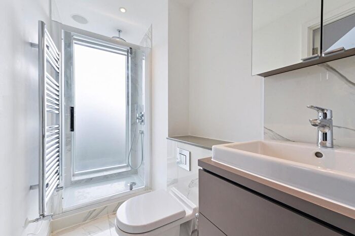 3 Bedroom Flat To Rent In Hand Axe Yard, King's Cross, London, WC1X