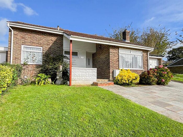 2 Bedroom Detached Bungalow To Rent In Brading Close, Hastings, TN34