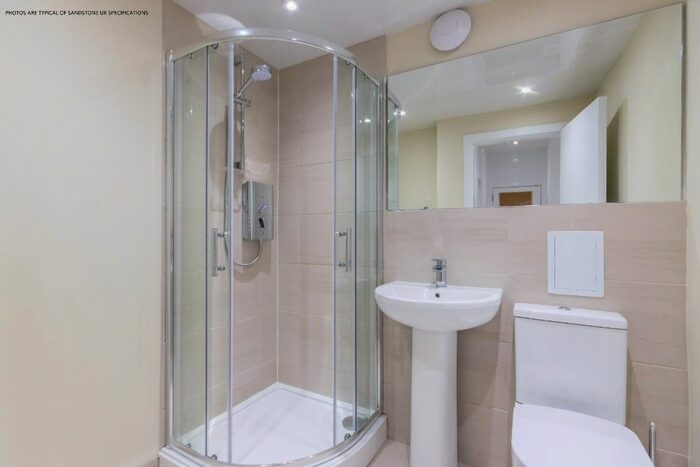 2 Bedroom Flat To Rent In Baxter's Place, New Town, Edinburgh, EH1