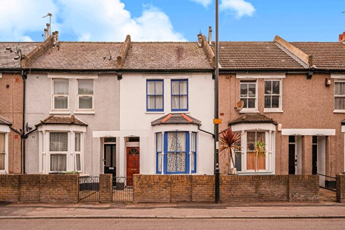 4 Bedroom Terraced House For Sale In Trundleys Road, Surrey Quays, SE8
