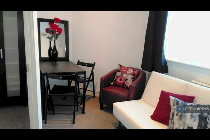 Studio To Rent In Ilkeston, Ilkeston, DE7