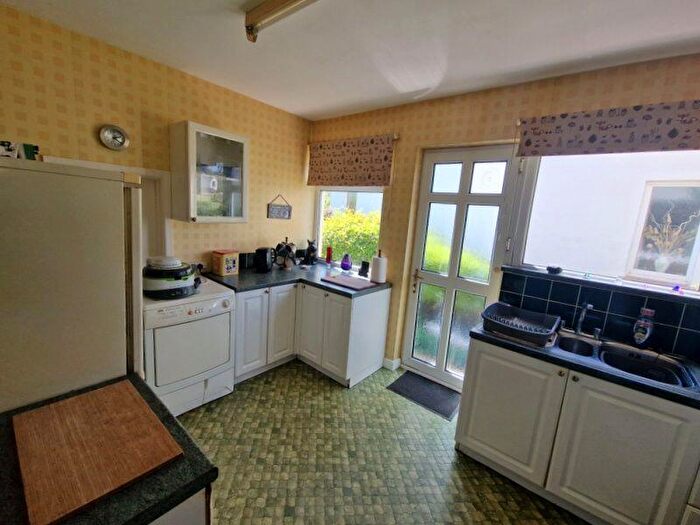 2 Bedroom Detached Bungalow For Sale In Parkside Drive, Exmouth, EX8