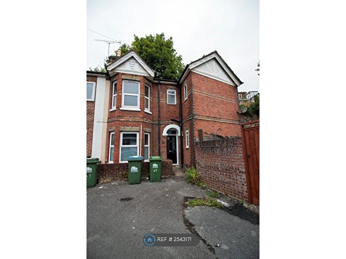 5 Bedroom End Of Terrace House To Rent In Thackeray Road, Southampton, SO17