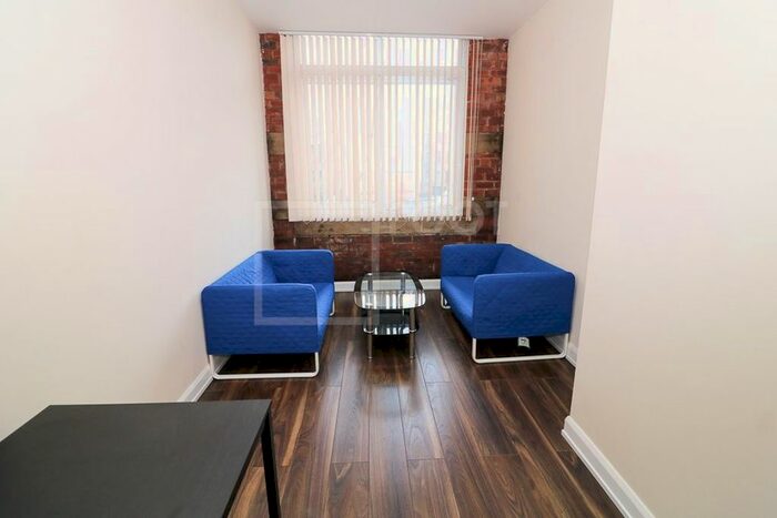 2 Bedroom Flat To Rent In Canal Road, Bradford BD1