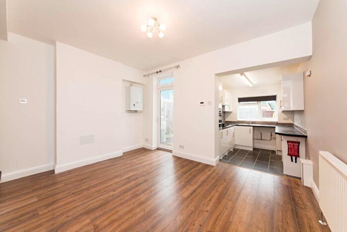 3 Bedroom Terraced House To Rent In Priory Road, Croydon, CR0