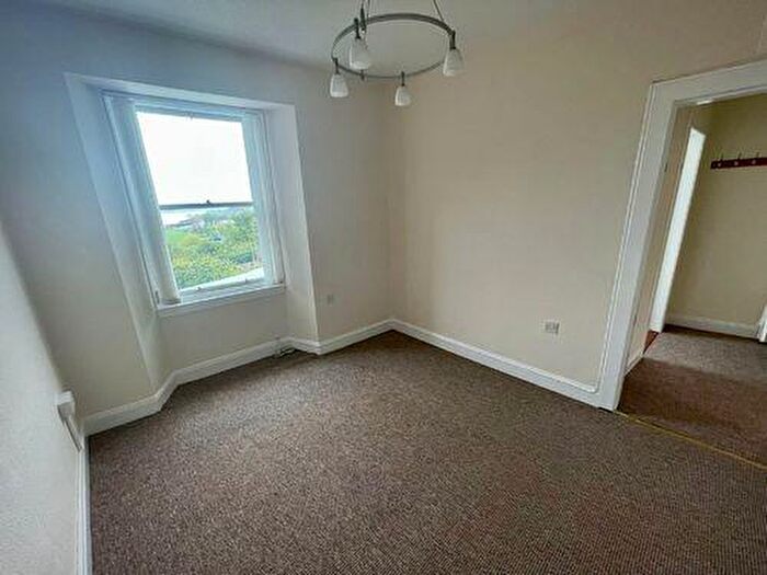 1 Bedroom Flat To Rent In Townhall Street, Inverkeithing, KY11