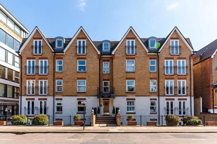 2 Bedroom Flat To Rent In Marlborough Road, Chiswick, W4