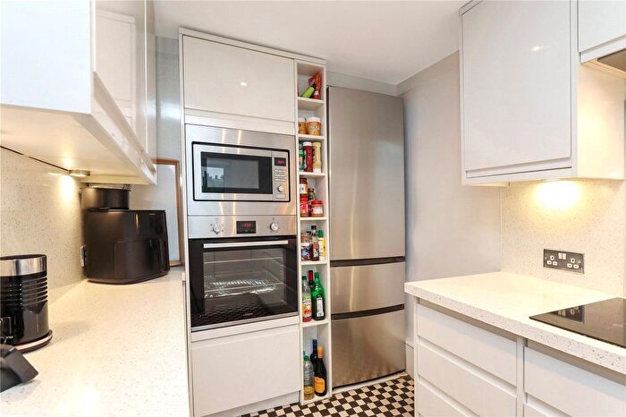 3 Bedroom Terraced House For Sale In Danes Drive, Scotstoun, Glasgow, G14