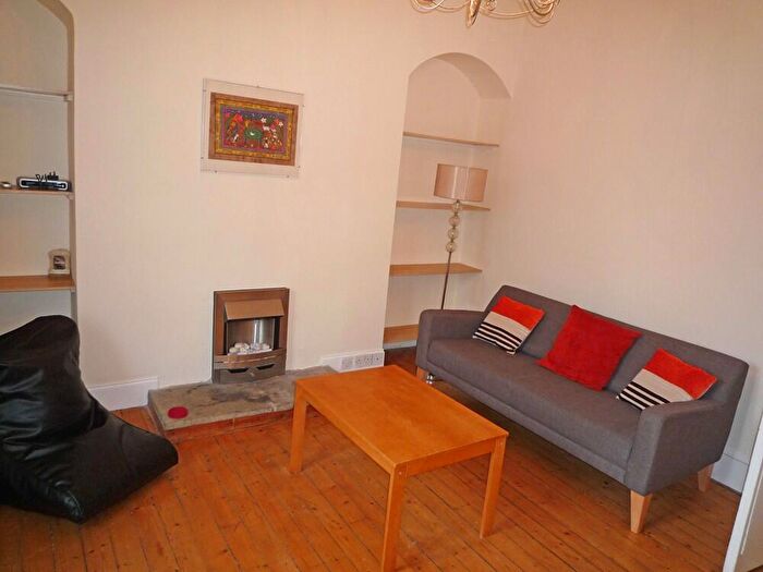 1 Bedroom Flat To Rent In F Wallfield Crescent, Top Floor, AB25