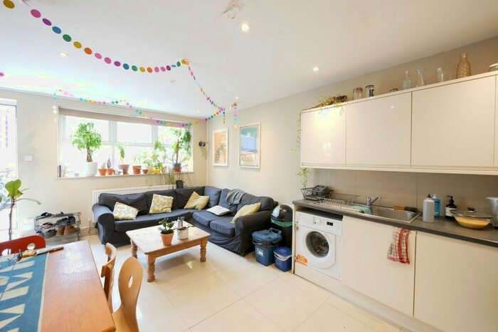 3 Bedroom Mews House To Rent In Evering Road, Stoke Newington, N16