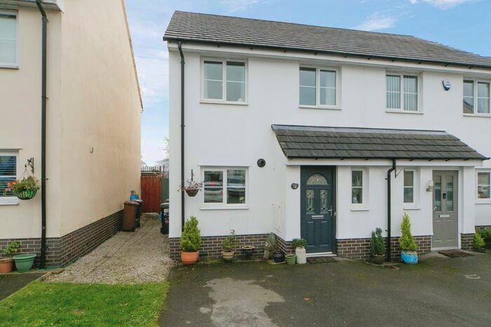 3 Bedroom Semi-Detached House For Sale In Maes Y Goron, Lixwm, Holywell, Flintshire, CH8