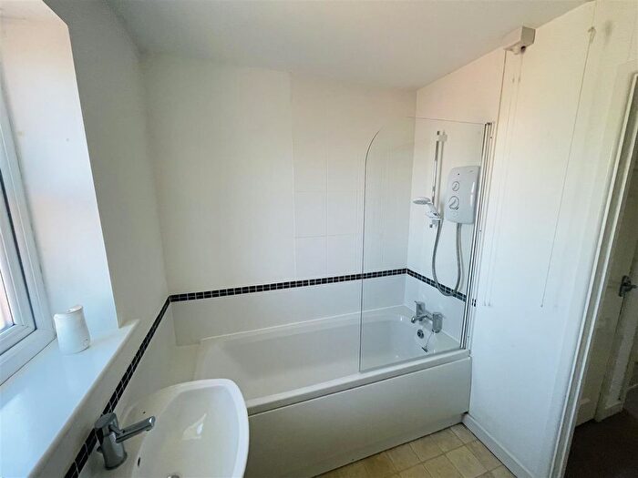 2 Bedroom Property To Rent In Wallbeck Close, Northampton, NN2