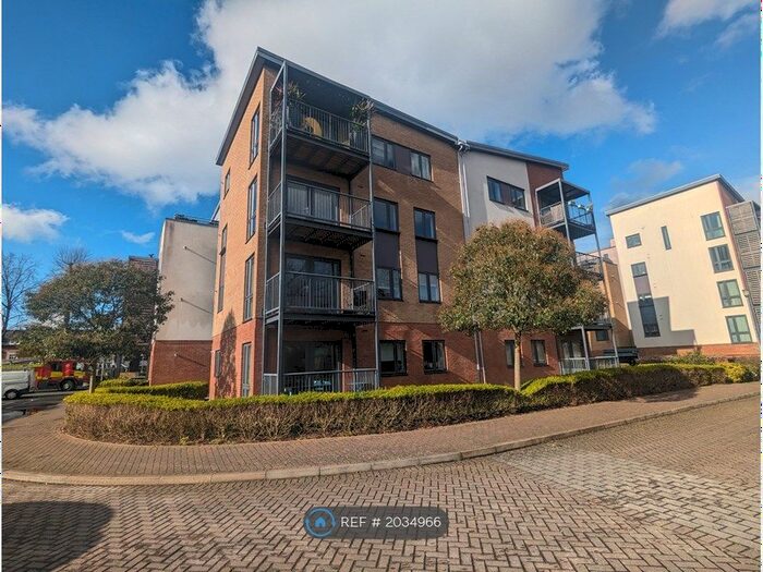 2 Bedroom Flat To Rent In Grade Close, Elstree, Borehamwood, WD6