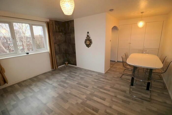 2 Bedroom Flat To Rent In Bream Close, Tottenham, N17