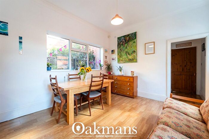 5 Bedroom Semi-detached House For Sale In Woodland Road, Northfield, Birmingham, B31