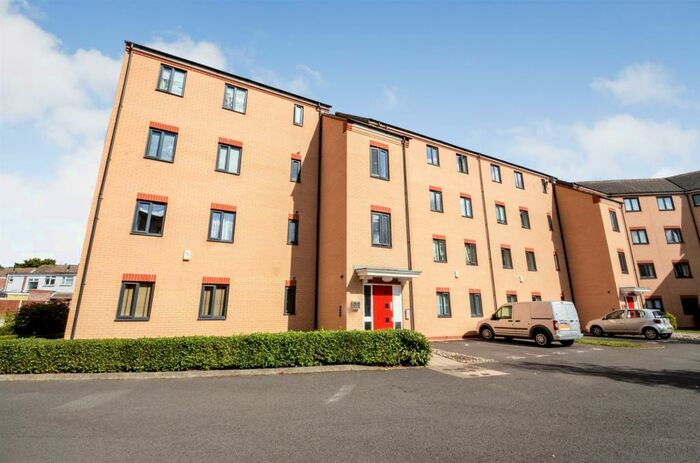 3 Bedroom Apartment To Rent In Templars Court, Nottingham, NG7