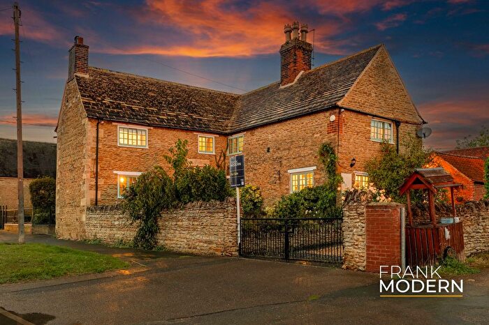 5 Bedroom Detached House For Sale In Holme Farm House, High Street, Morton, PE10