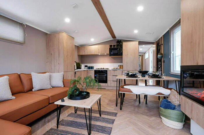 2 Bedroom Lodge For Sale In Tewkesbury, Gloucestershire, GL20